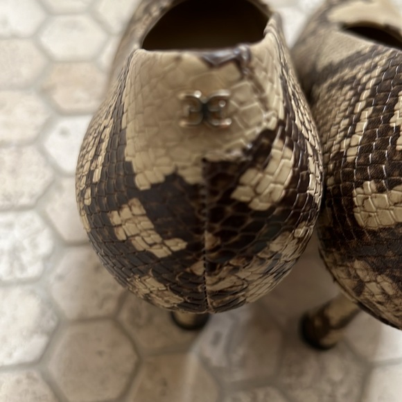 Sam Edelman Python print pumps - Picture 5 of 8
